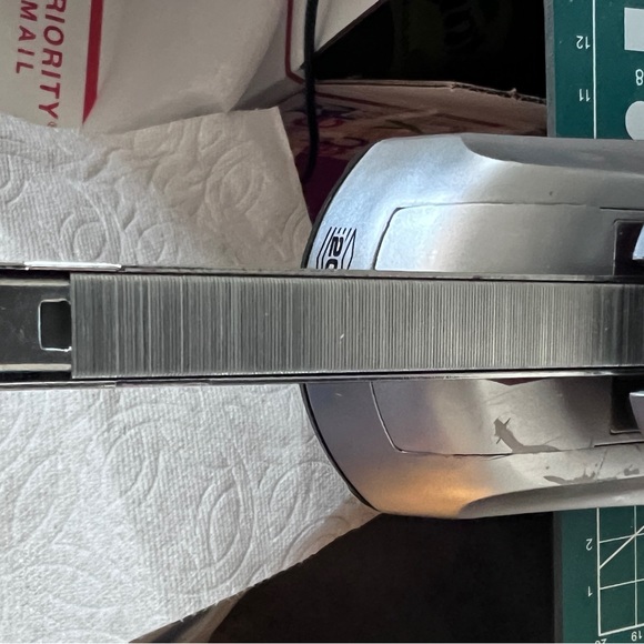 Optima 20 Electric Stapler 20-Sheet Capacity, Silver Model #48208 WORKS GOOD.... - Picture 6 of 8
